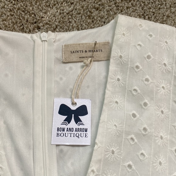 Saints & Hearts Deep V Eyelet Blouse - Picture 2 of 4